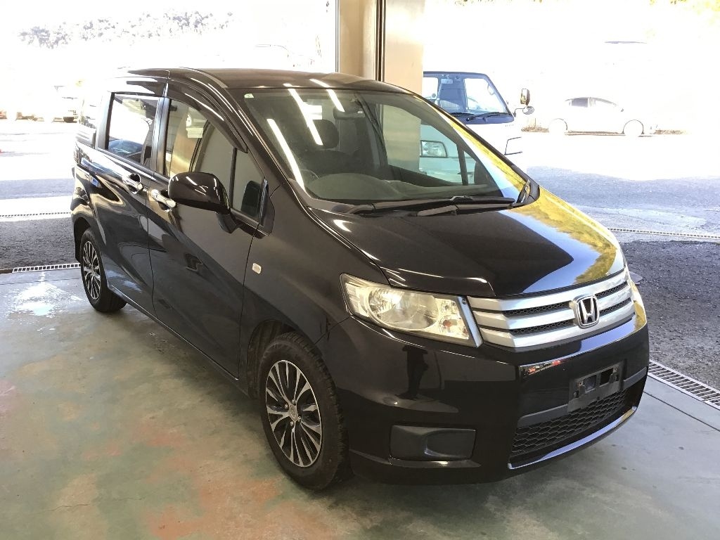HONDA FREED SPIKE