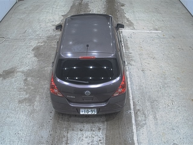 NISSAN TIIDA