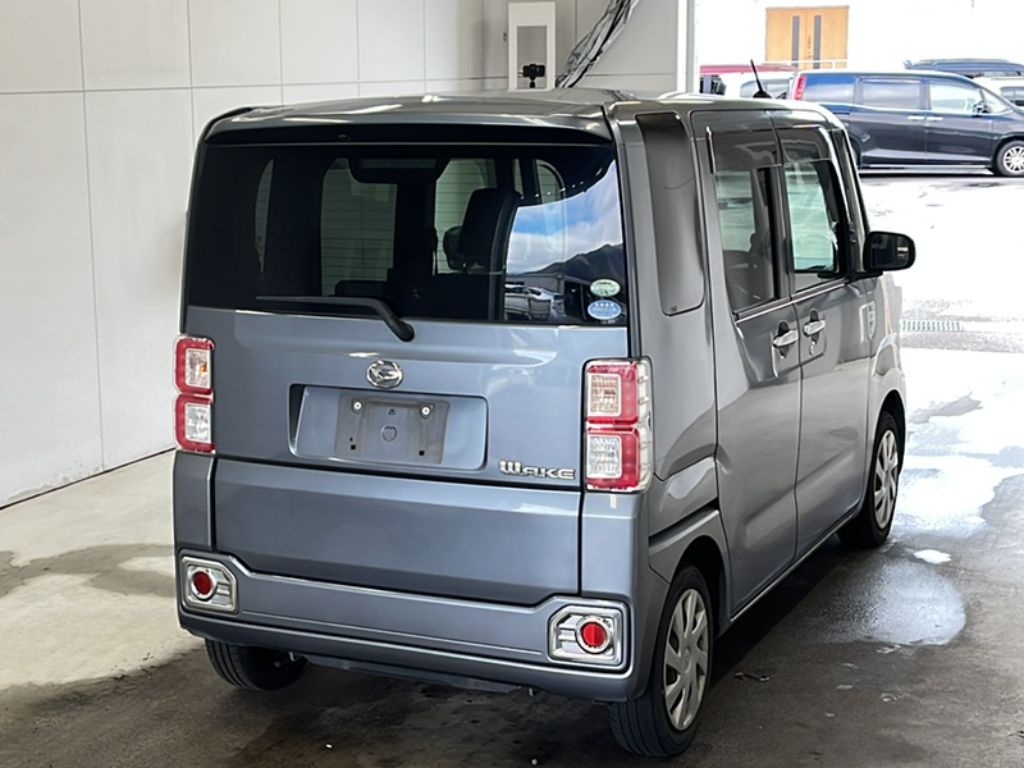 DAIHATSU WAKE