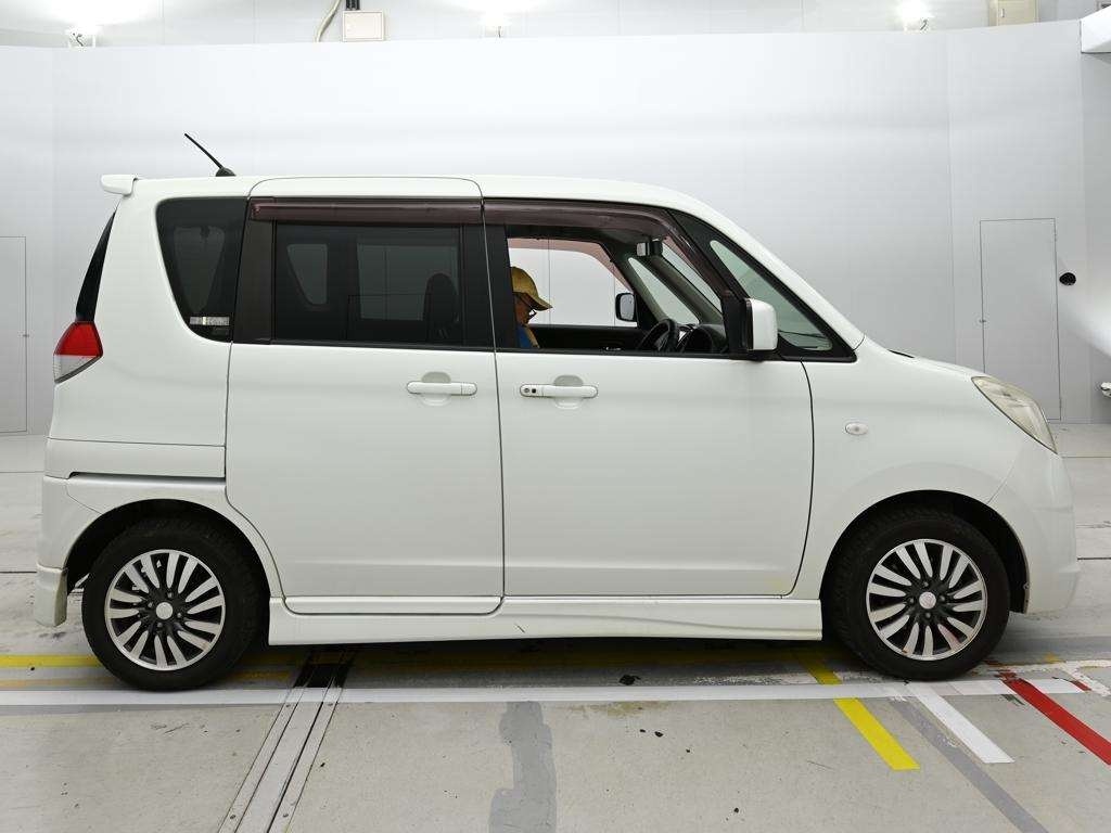 MITSUBISHI DELICA D:2