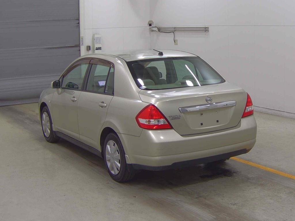 NISSAN TIIDA LATIO