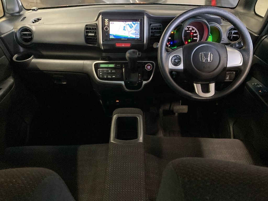 HONDA N-BOX