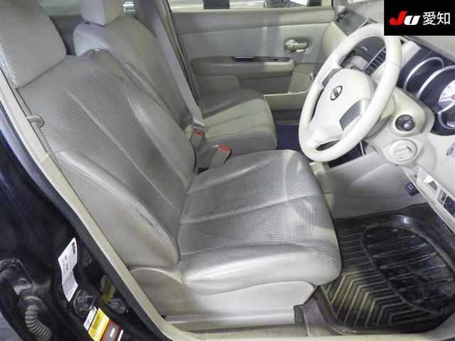 NISSAN TIIDA
