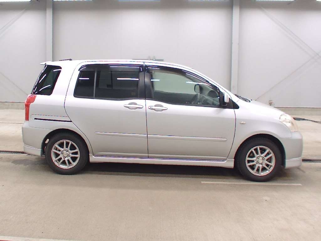 TOYOTA RAUM