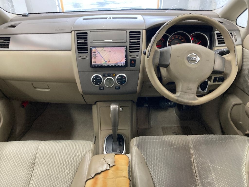 NISSAN TIIDA