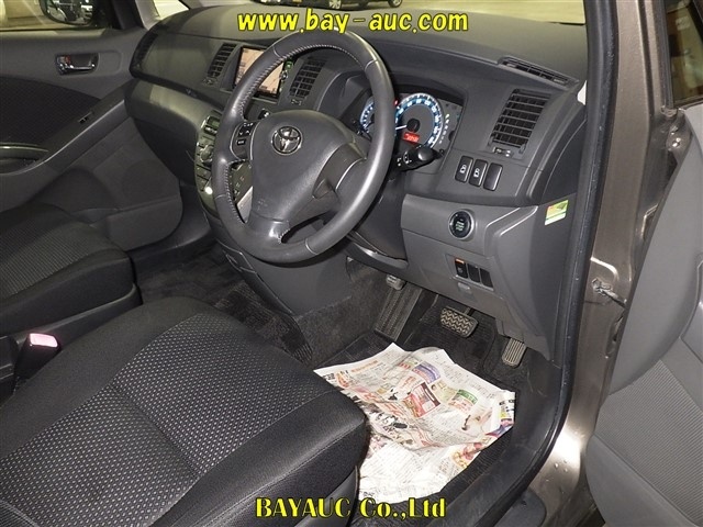 TOYOTA ISIS