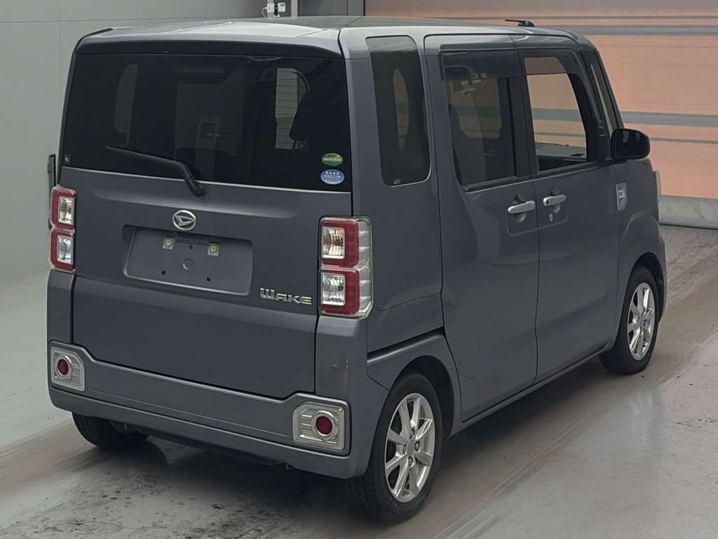 DAIHATSU WAKE