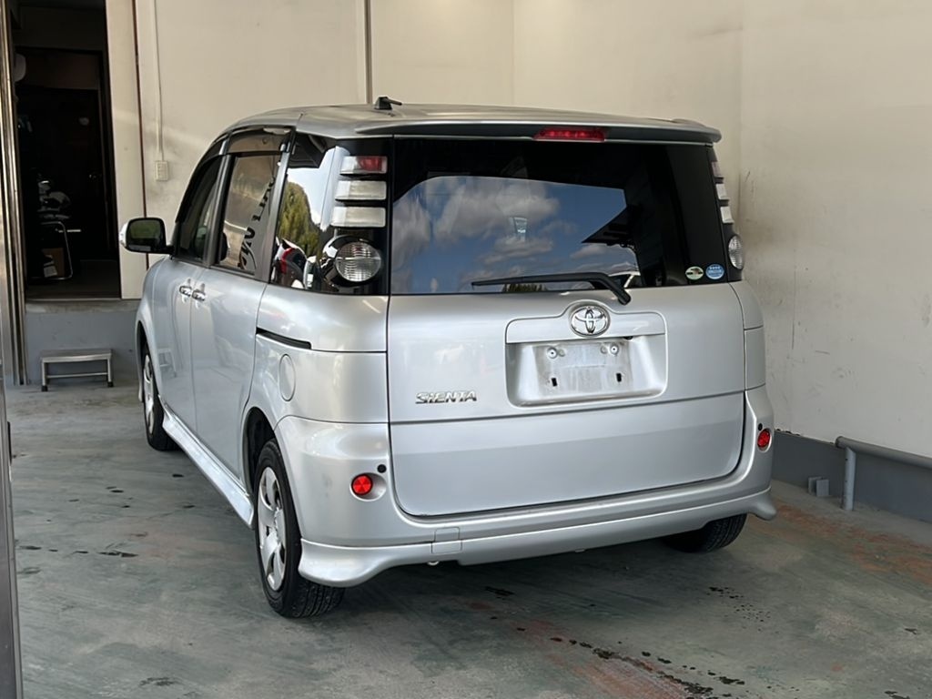 TOYOTA SIENTA