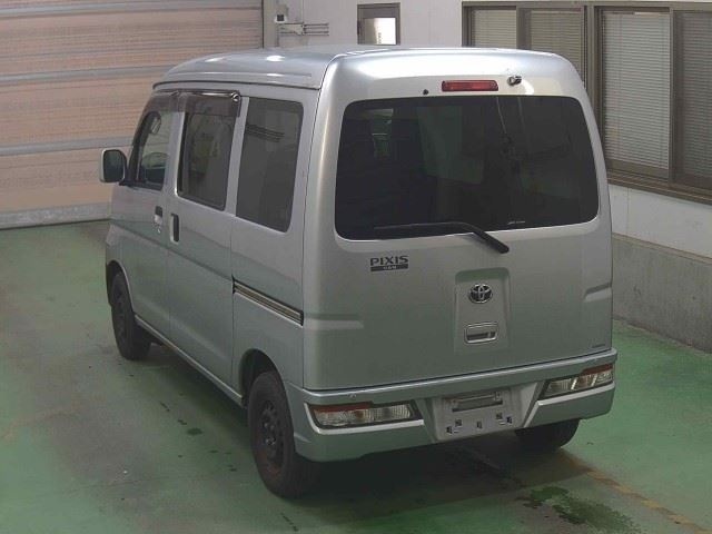 TOYOTA PIXIS VAN