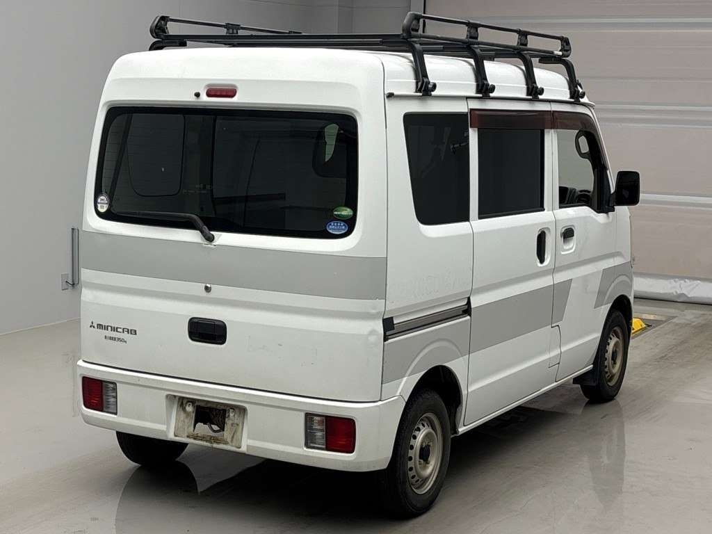 MITSUBISHI MINICAB