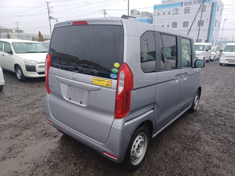 HONDA N-BOX