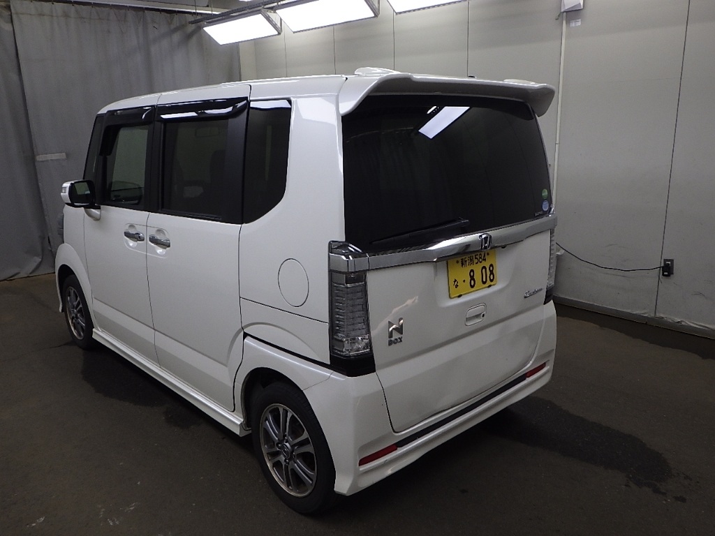 HONDA N-BOX