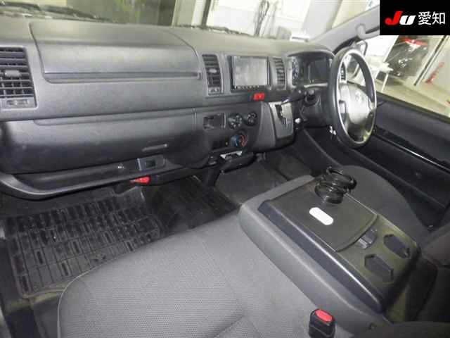 TOYOTA REGIUS ACE