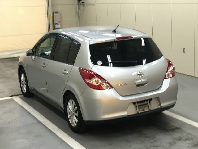 NISSAN TIIDA
