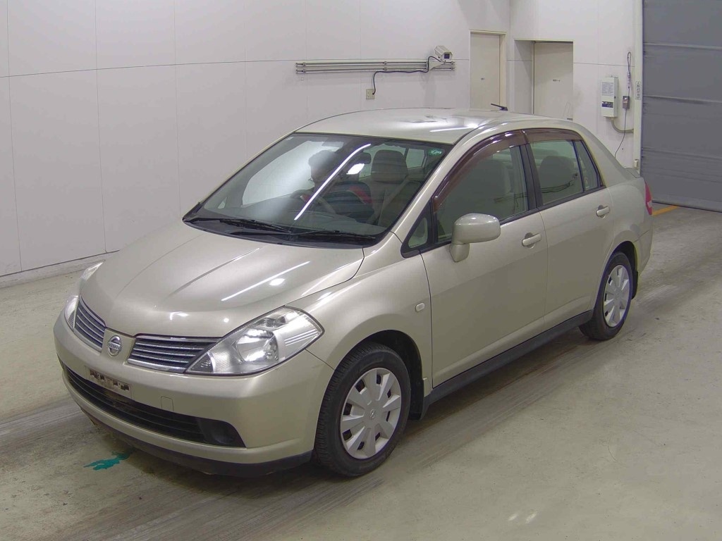 NISSAN TIIDA LATIO