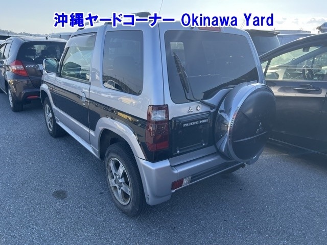MITSUBISHI PAJERO MINI