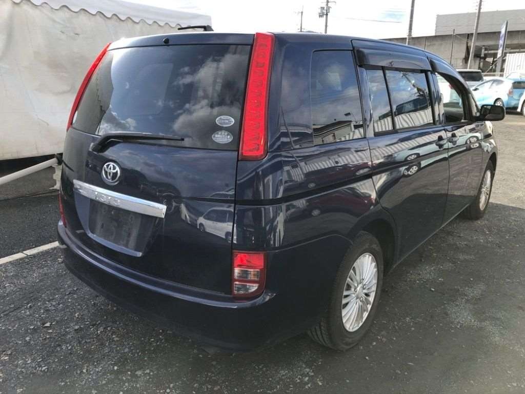 TOYOTA ISIS