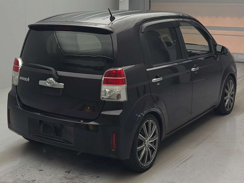 TOYOTA SPADE