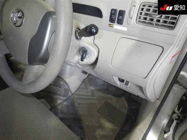 TOYOTA RAUM