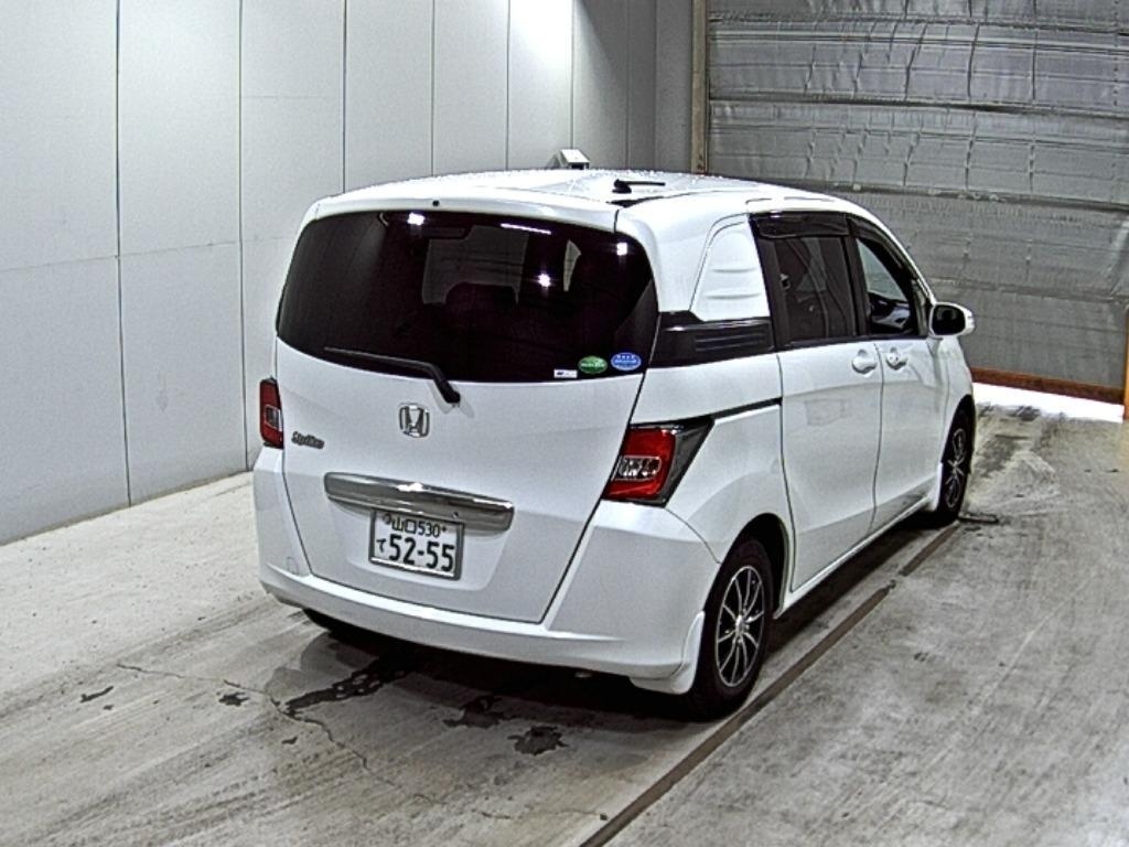 HONDA FREED SPIKE