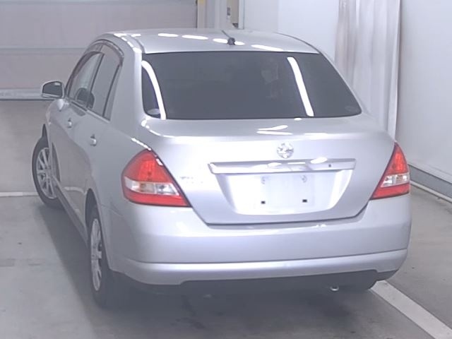 NISSAN TIIDA LATIO