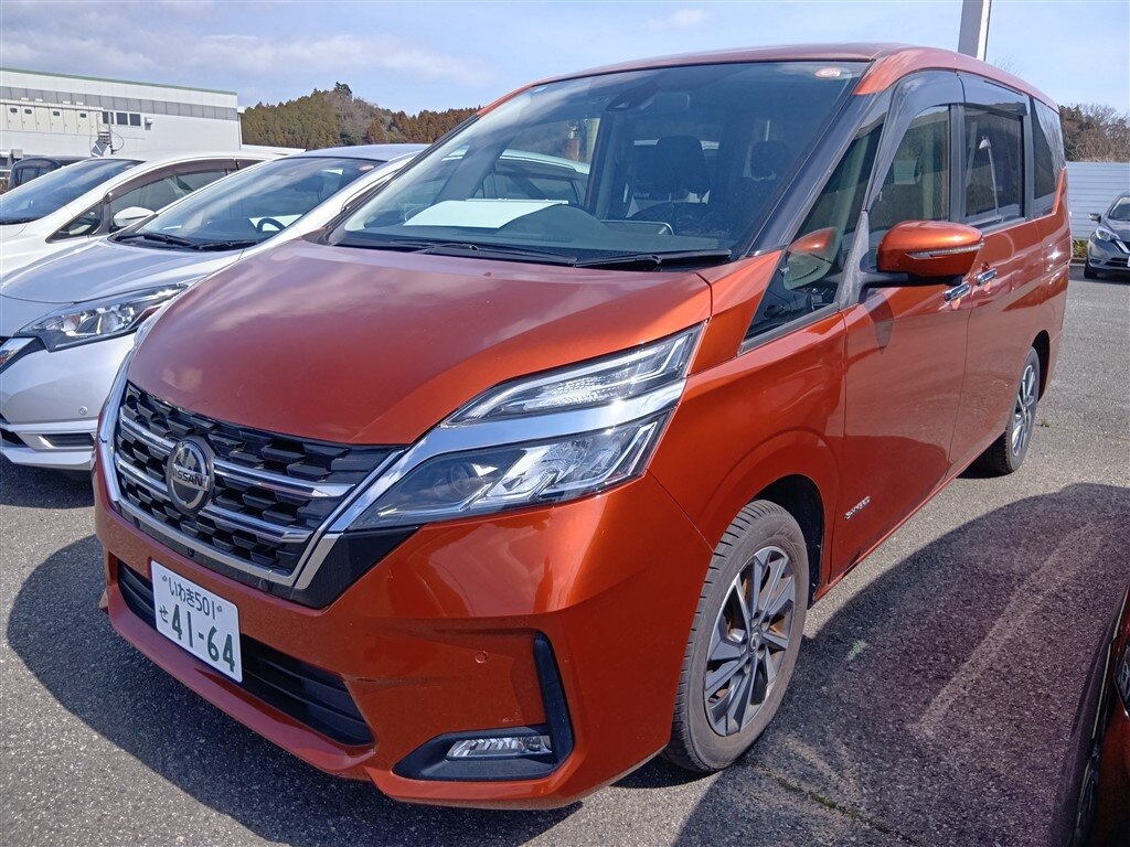 NISSAN SERENA