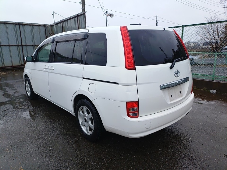 TOYOTA ISIS