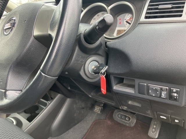 NISSAN TIIDA