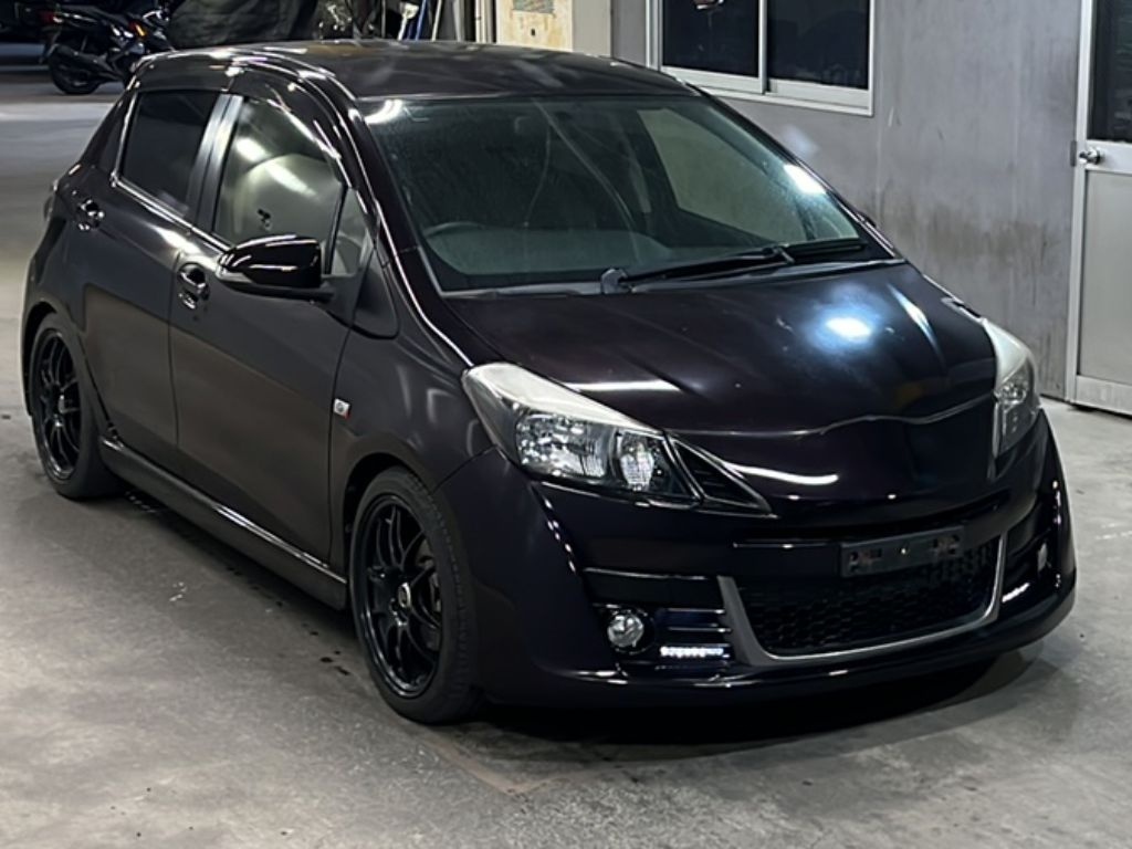 TOYOTA VITZ