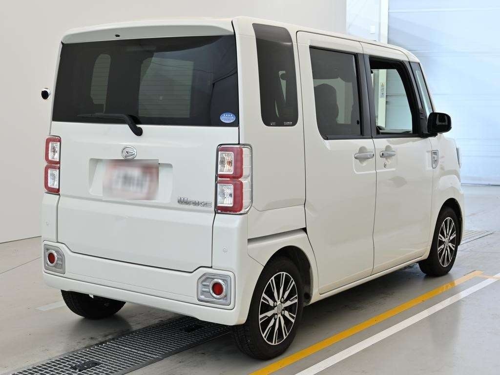 DAIHATSU WAKE
