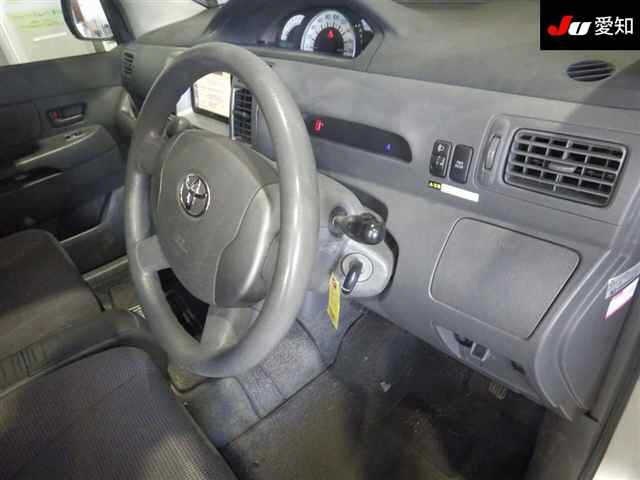 TOYOTA RAUM