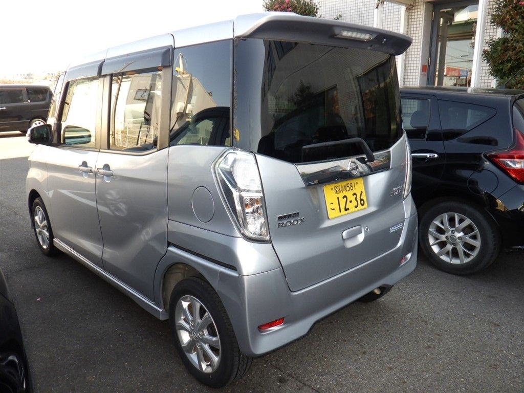 NISSAN DAYZ ROOX
