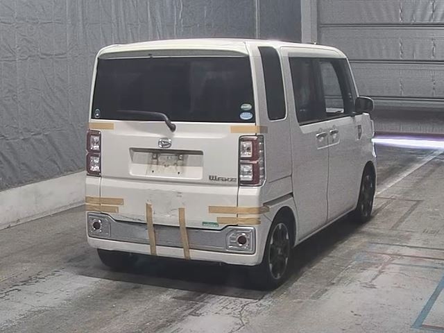 DAIHATSU WAKE