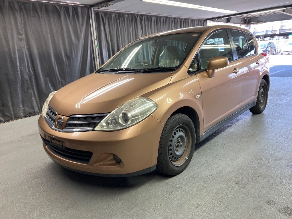 NISSAN TIIDA
