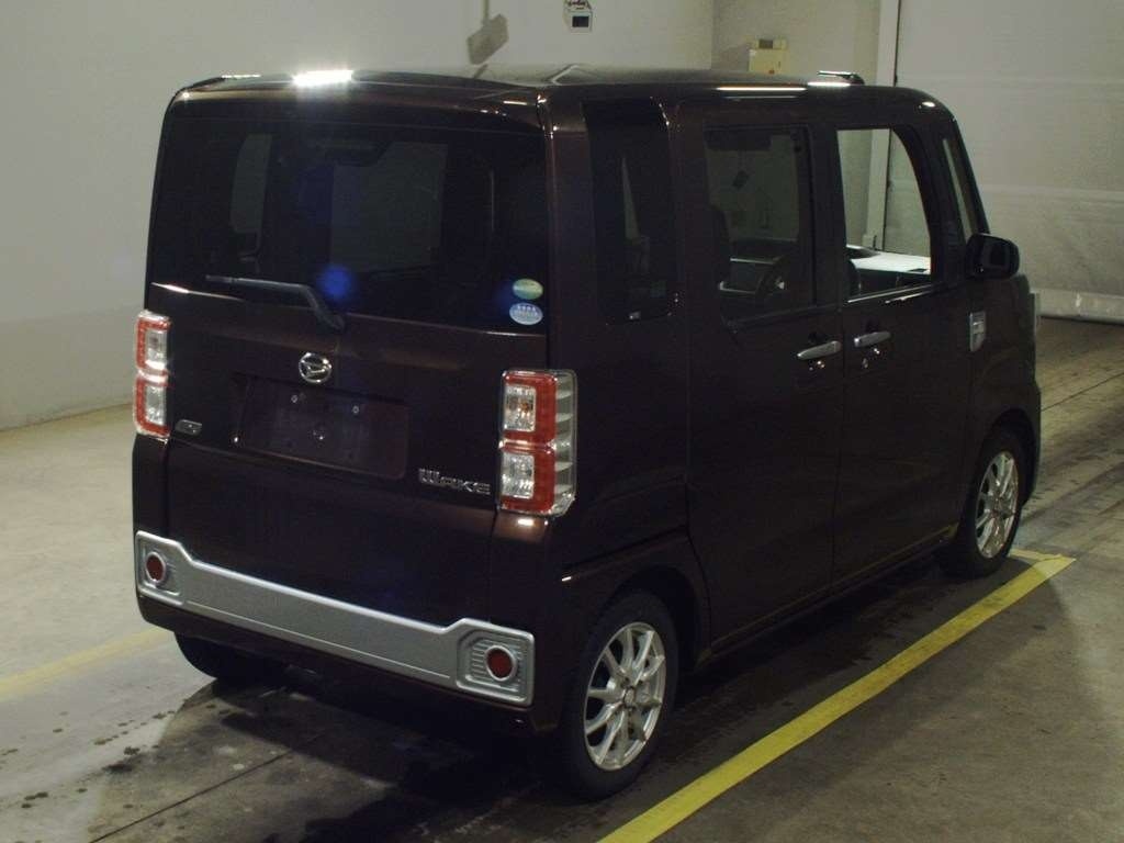 DAIHATSU WAKE