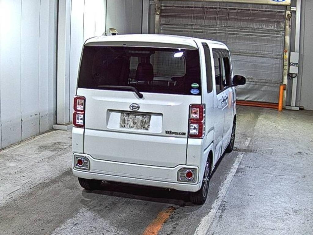 DAIHATSU WAKE