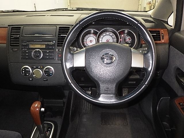 NISSAN TIIDA LATIO