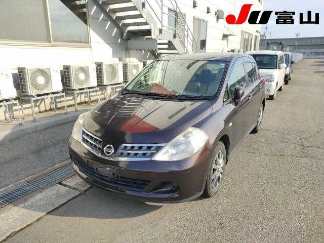 NISSAN TIIDA
