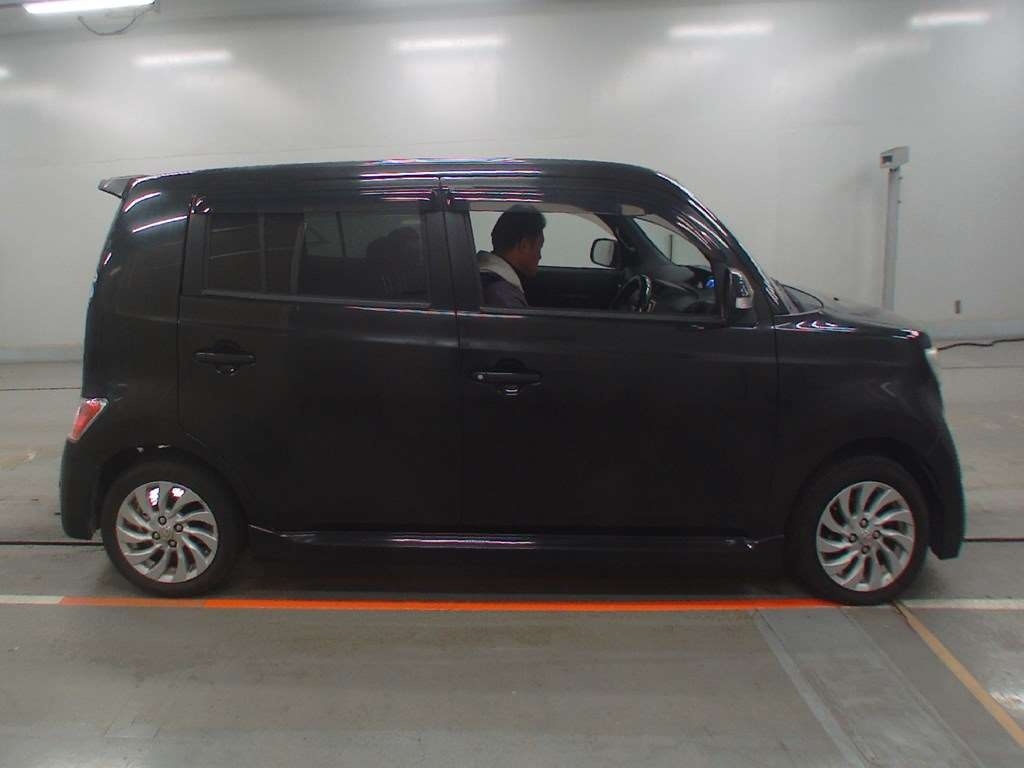 TOYOTA BB