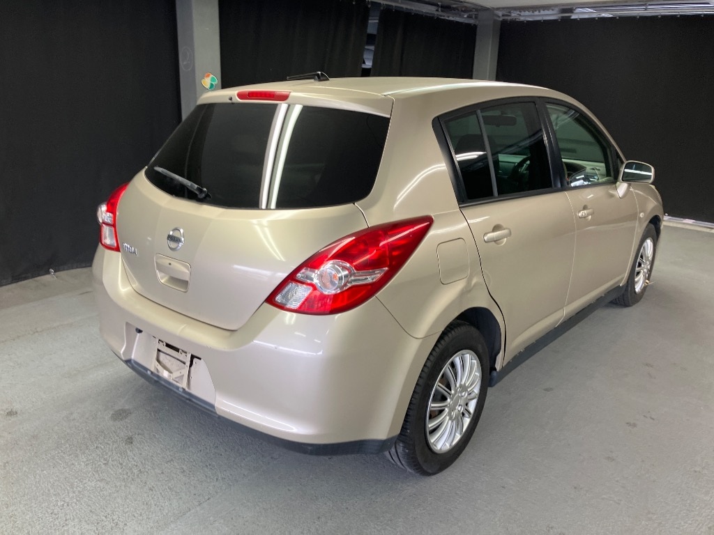 NISSAN TIIDA