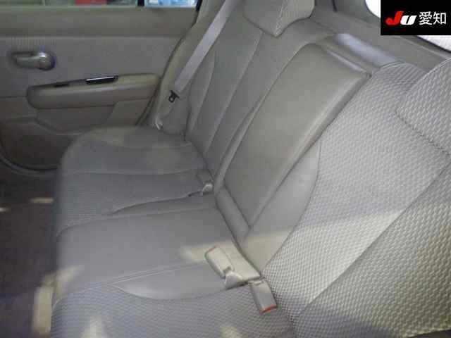 NISSAN TIIDA