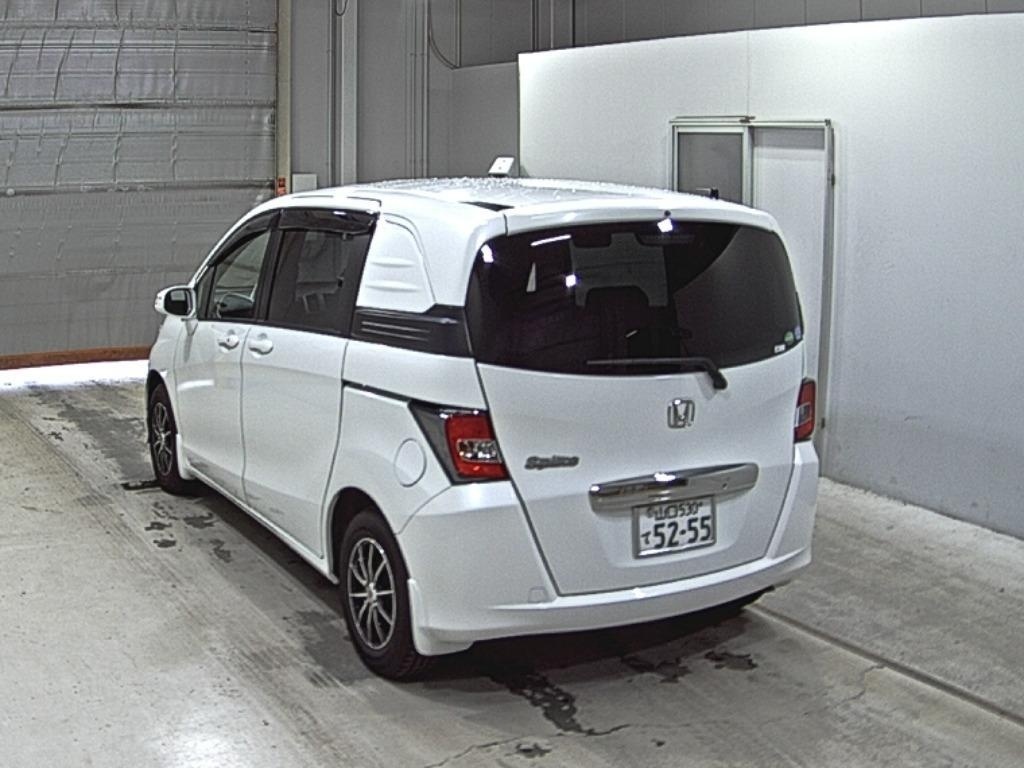 HONDA FREED SPIKE