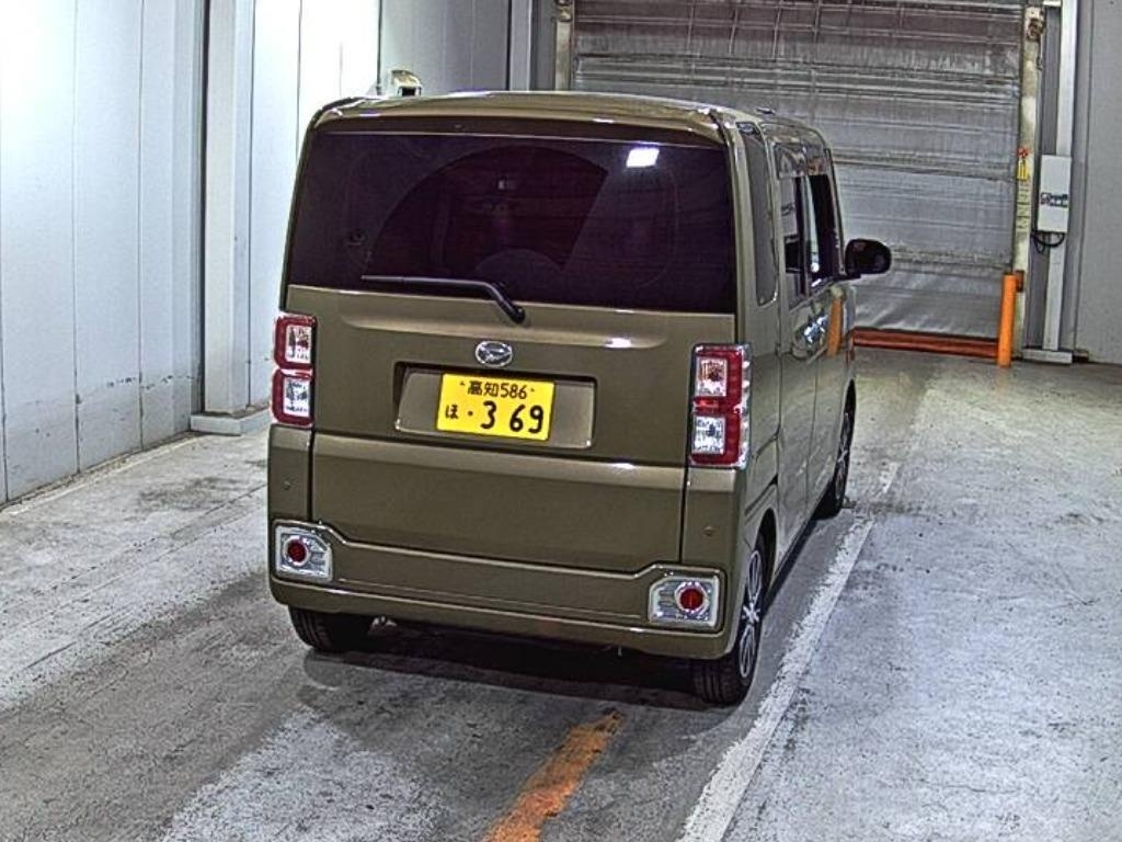 DAIHATSU WAKE