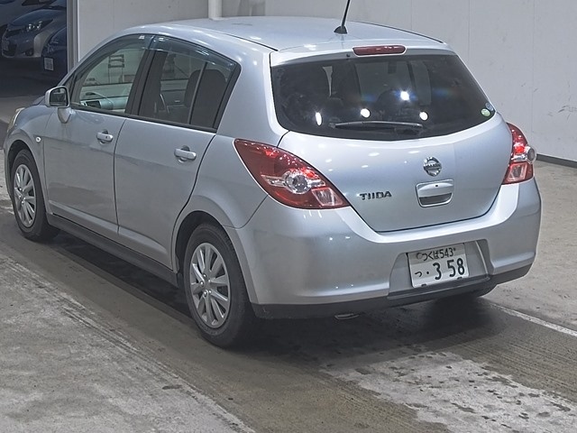 NISSAN TIIDA