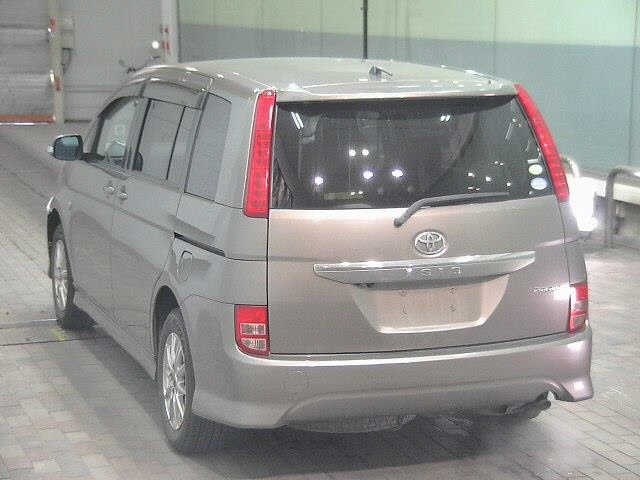 TOYOTA ISIS