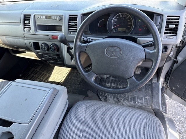 TOYOTA REGIUS ACE