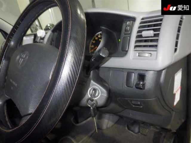 TOYOTA REGIUS ACE