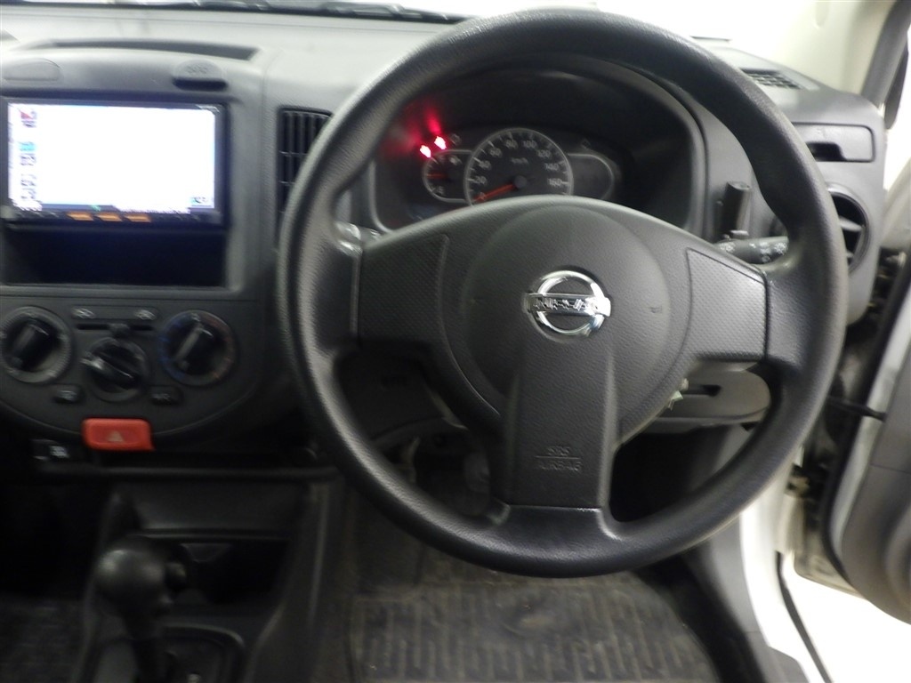 NISSAN AD