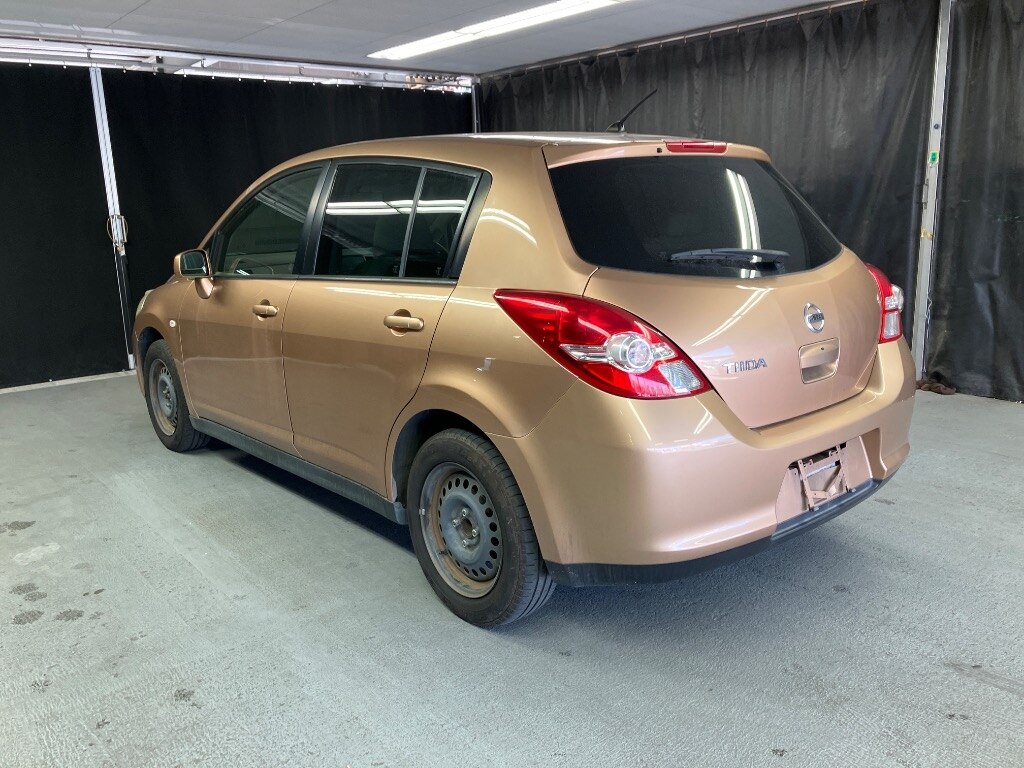 NISSAN TIIDA