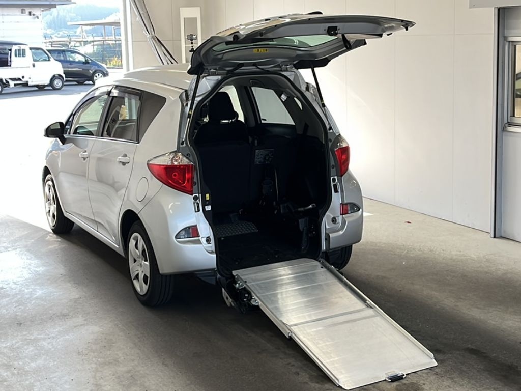 TOYOTA RACTIS